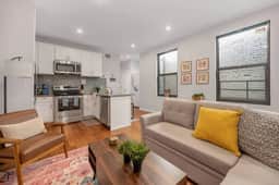 OTR off Vine+Queen Bed+Smart TV+Sleep 3ppl+3rd Fl - Image 2