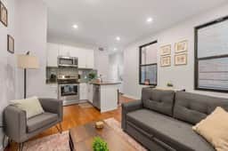 OTR by Vine+Queen Bed+Wifi+Sleep 3pp+WFH+2nd Fl - Image 2