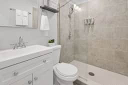 OTR by Vine+Queen Bed+Wifi+Sleep 3pp+WFH+2nd Fl - Image 5