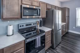 Walnut Hills by UC+Sleeps 7+King|Queen Beds+2nd Fl - Image 4