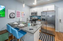 OTR by TQL+Smart TVs+King Bed+Wifi+Sleeps 3+1st Fl - Image 2