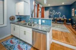 OTR by TQL+King Bed+Parking+wifi+Sleeps 6pp+1st Fl - Image 3