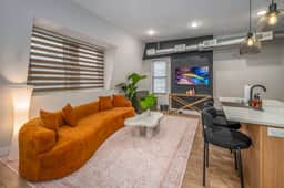 Prime OTR+King Bed+Smart TVs+$ Private Park+4th Fl - Image 4