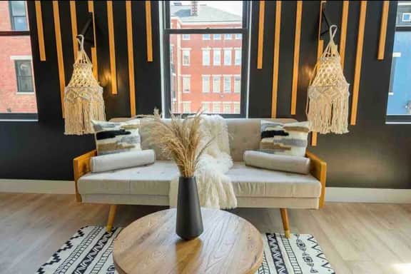 OTR by TQL+King Bed+Smart TV+$ Private Park+3rd Fl - Image 4
