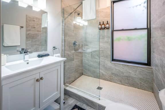 OTR by TQL+Smart TVs+King Bed+Wifi+Sleeps 3+2nd Fl - Image 5