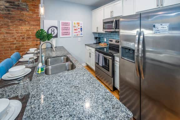 OTR by TQL+Lux King Bed+$ Parking+Smart TVs+3rd Fl - Image 4