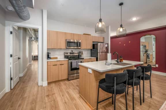 Prime OTR+King Bed+Smart TVs+$ Private Park+4th Fl - Image 3
