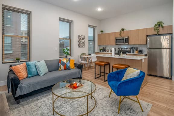 OTR by TQL+Lightrail+Queen Beds+Sleeps 8ppl+2nd Fl - Image 1