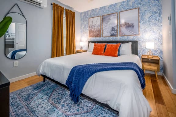OTR by TQL+Lux King Bed+$ Parking+Smart TVs+3rd Fl - Image 1