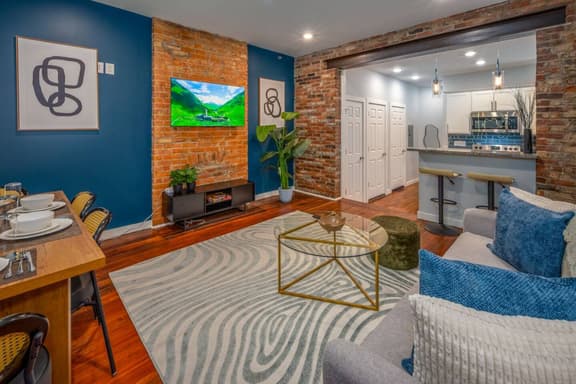 OTR by Findlay+Sleeps 6ppl+King Bed+Balcony+2nd Fl - Image 1