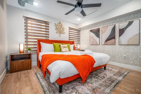 Prime OTR+King Bed+Smart TVs+$ Private Park+4th Fl - Image 1