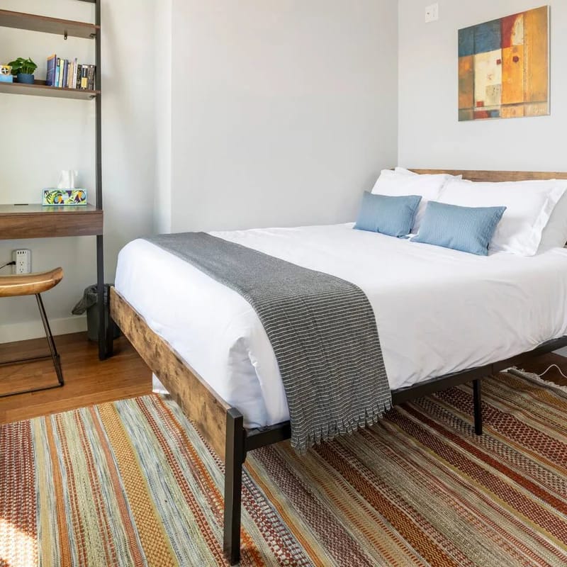 Prime OTR, Lux Queen Bed, 50in TV, FREE Light Rail