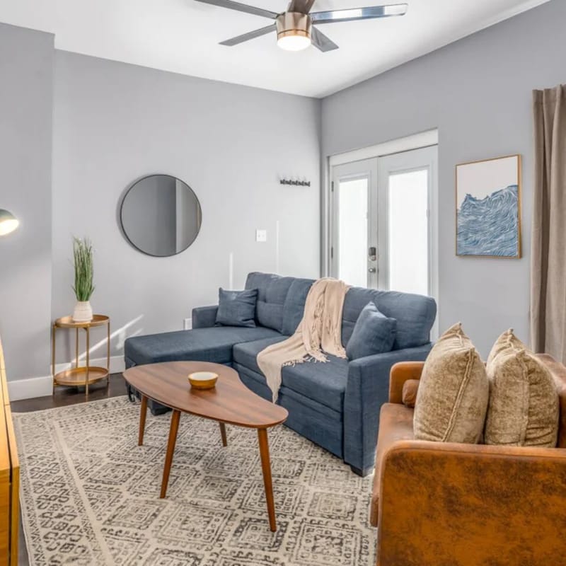 Walnut Hills+Mins to UC+King Beds+Smart TVs+1st Fl