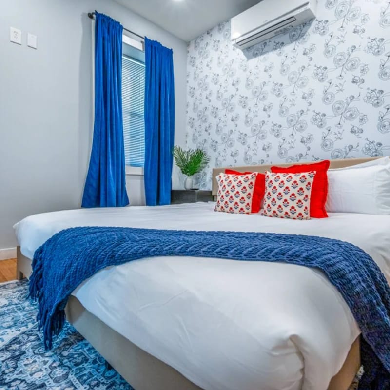 OTR by TQL+King Bed+Parking+wifi+Sleeps 6pp+1st Fl